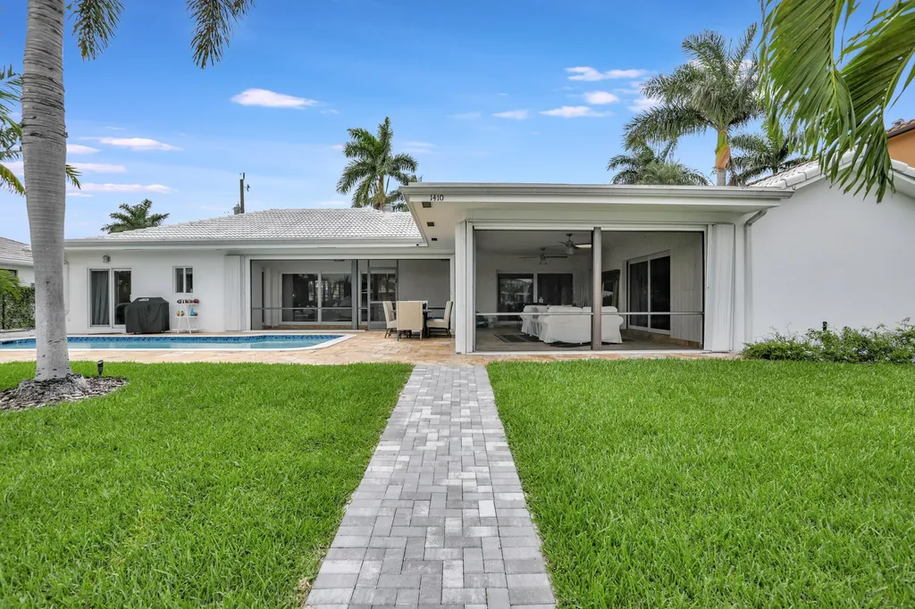1410 SE 12th Street Deerfield Beach FL 33441