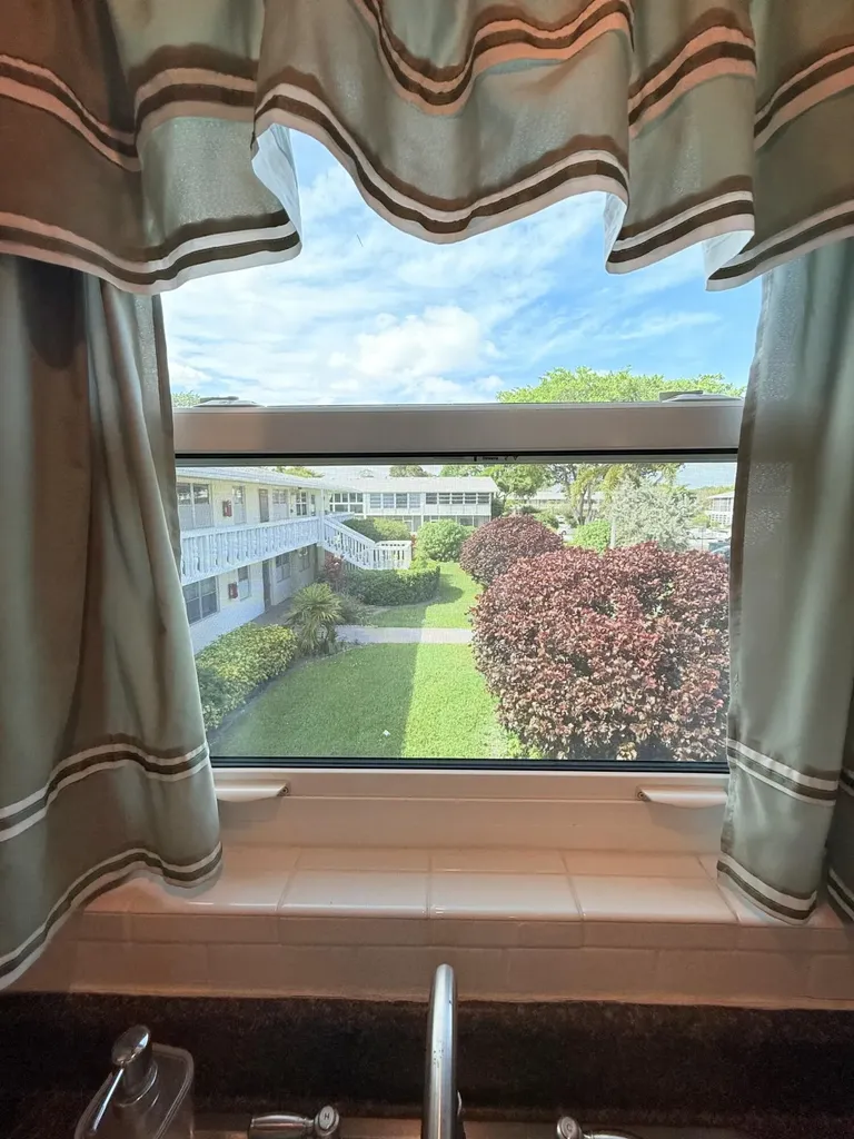 204 Durham D Deerfield Beach FL 33442