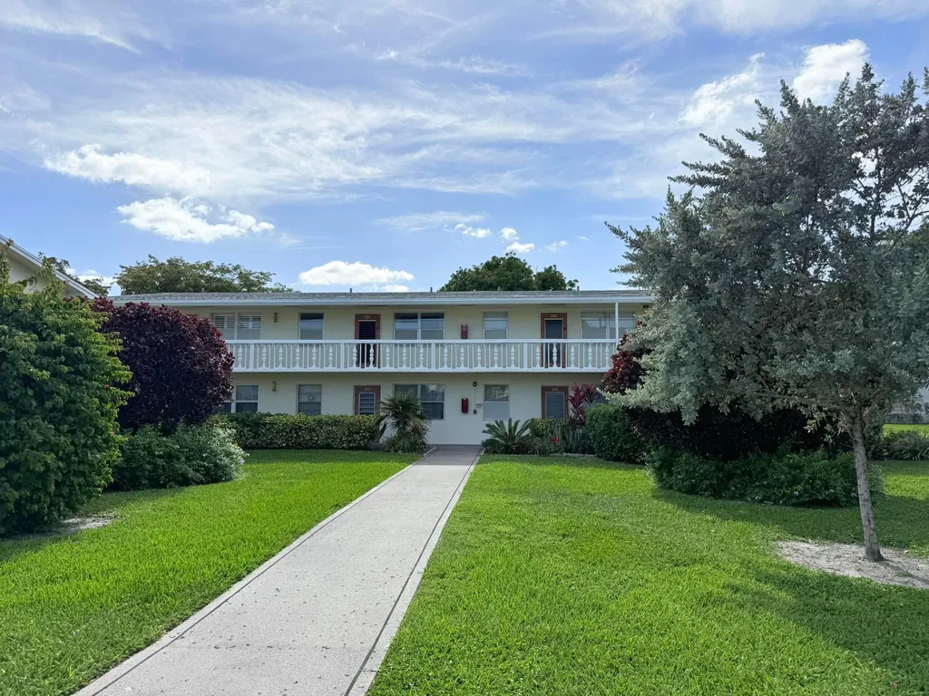 204 Durham D Deerfield Beach FL 33442