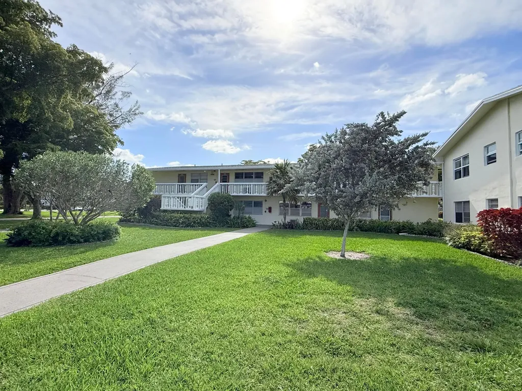 204 Durham D Deerfield Beach FL 33442