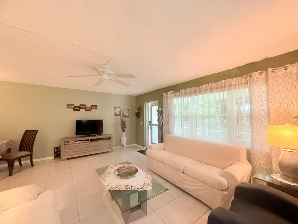 204 Durham D Deerfield Beach FL 33442
