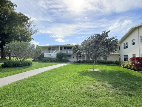204 Durham D Deerfield Beach FL 33442