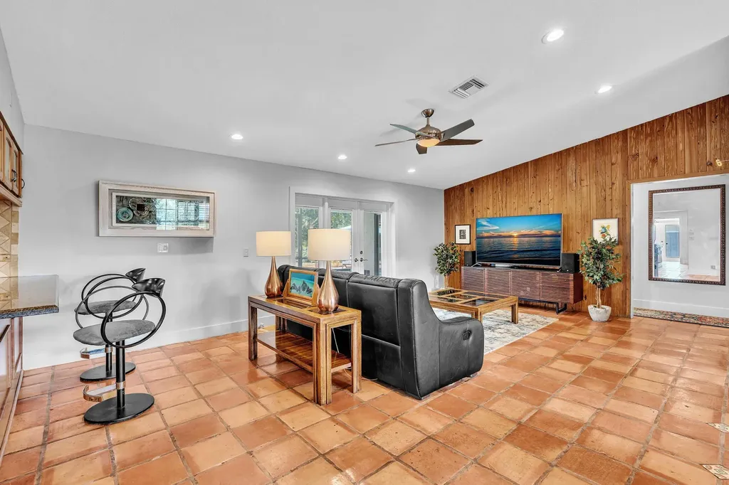 10133 NW 2nd Street Coral Springs FL 33071