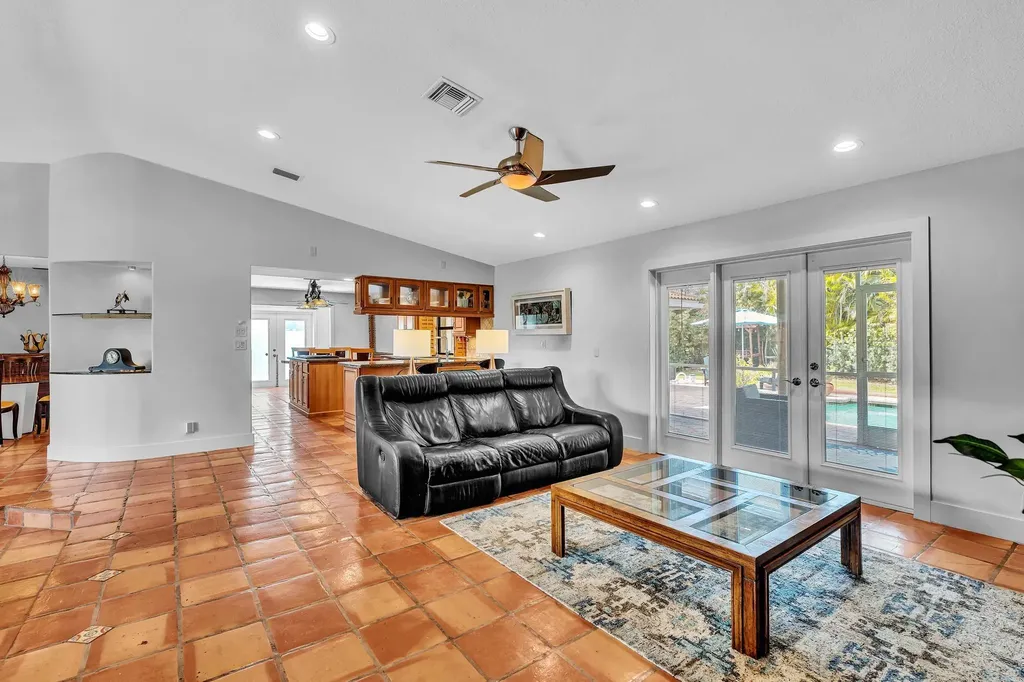 10133 NW 2nd Street Coral Springs FL 33071
