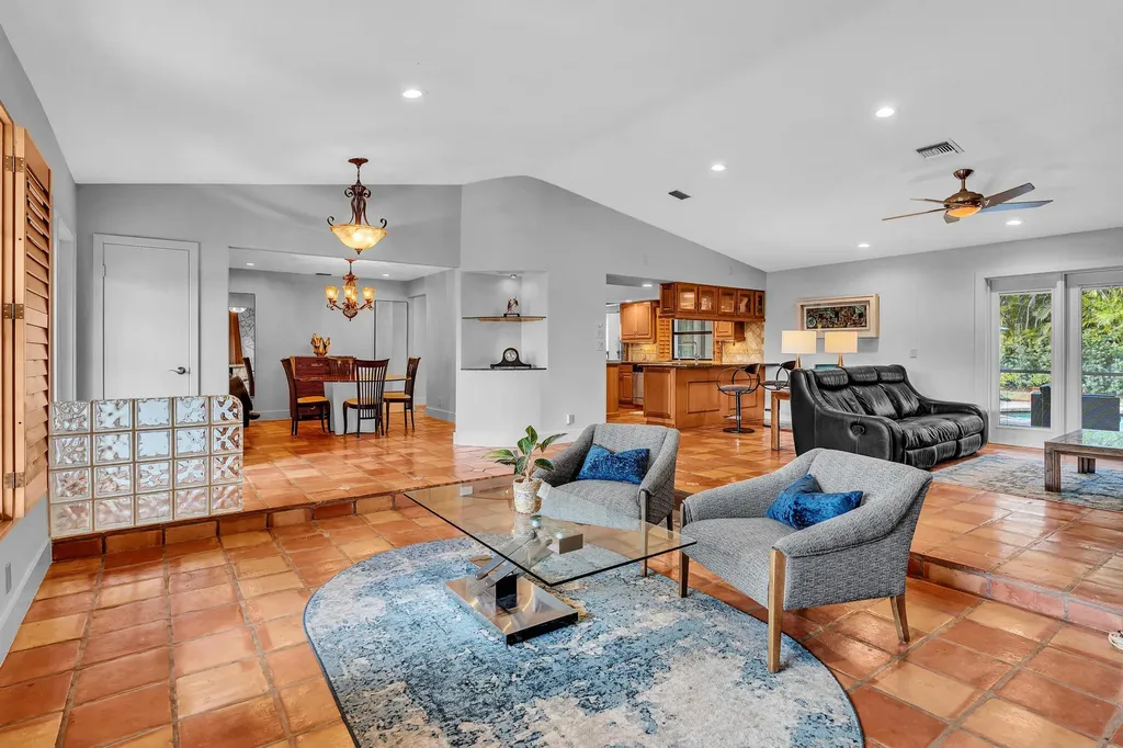 10133 NW 2nd Street Coral Springs FL 33071