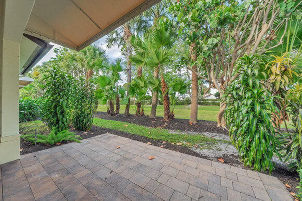 23008 Clear Echo Drive Boca Raton FL 33433