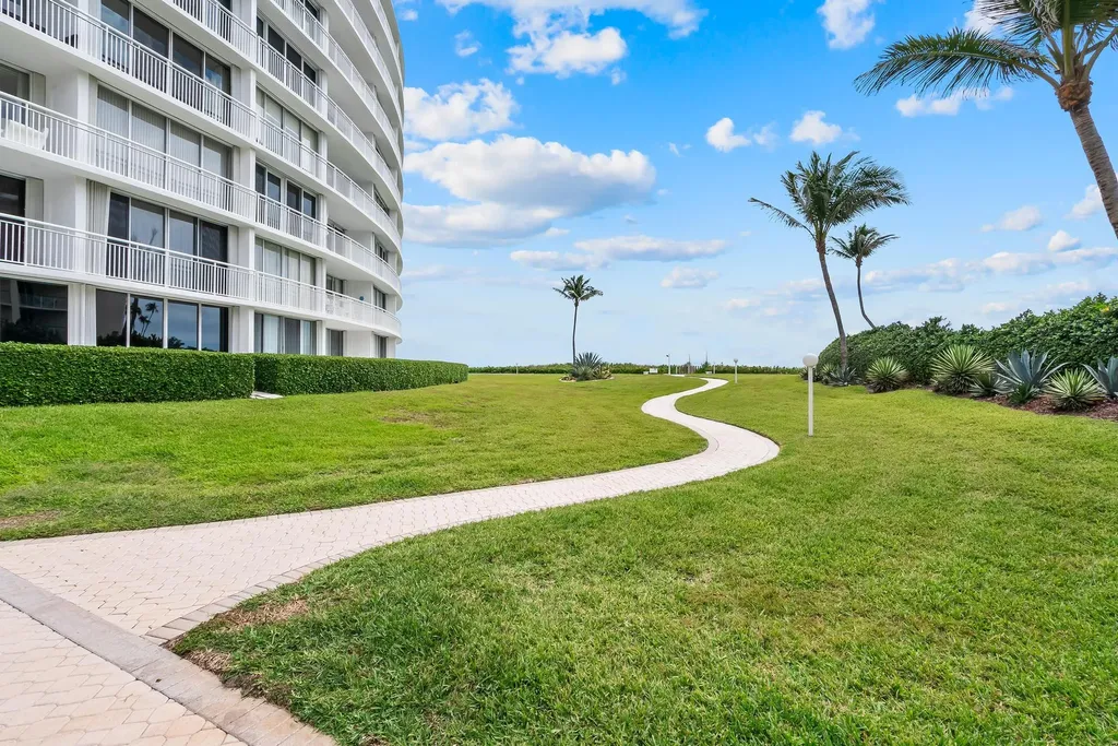 2780 S Ocean Boulevard Palm Beach FL 33480