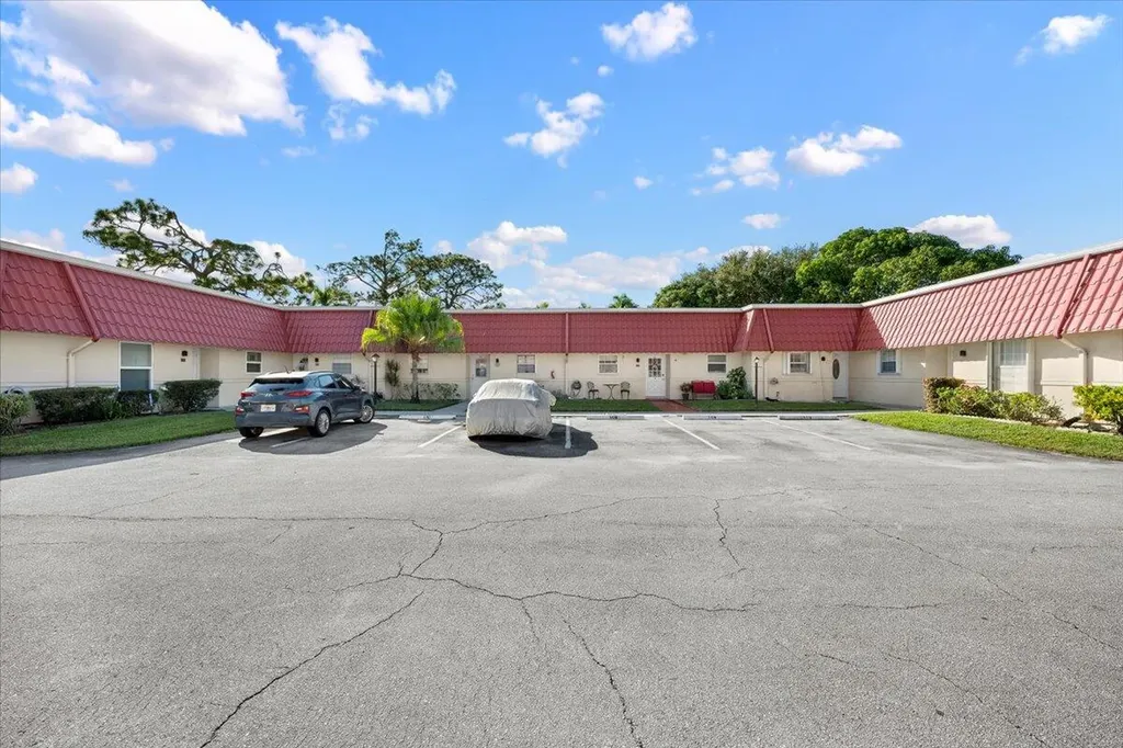 102 Amherst Lane Greenacres FL 33467