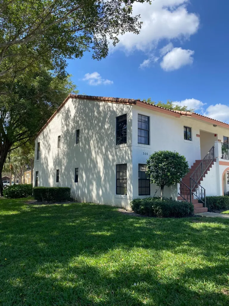 300 Palmwood Place Boca Raton FL 33431