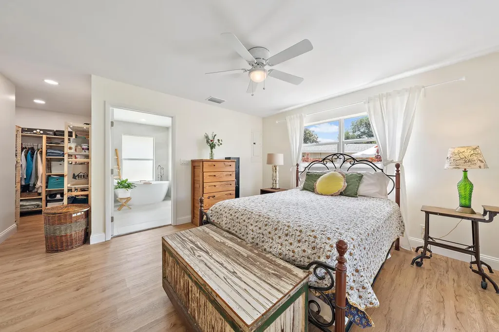 9831 Hyacinth Circle S Palm Beach Gardens FL 33410