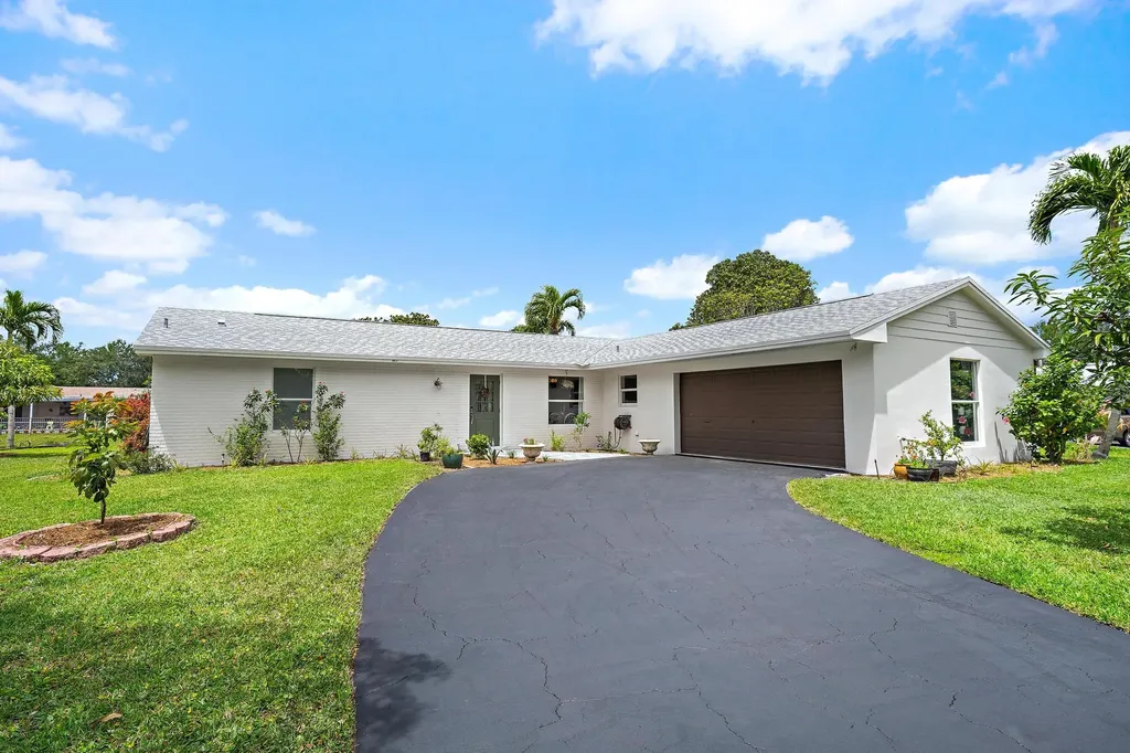9831 Hyacinth Circle S Palm Beach Gardens FL 33410