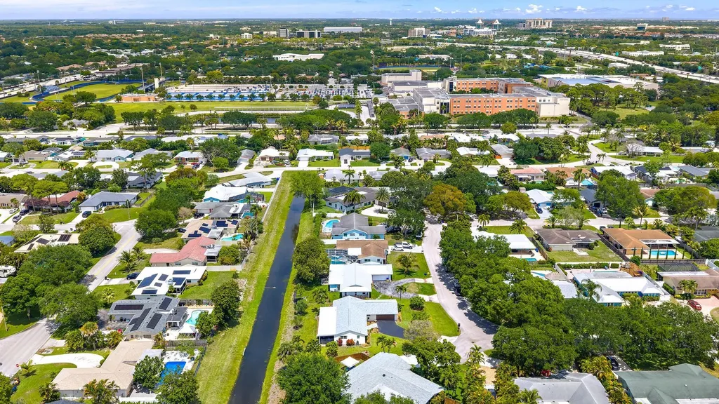 9831 Hyacinth Circle S Palm Beach Gardens FL 33410