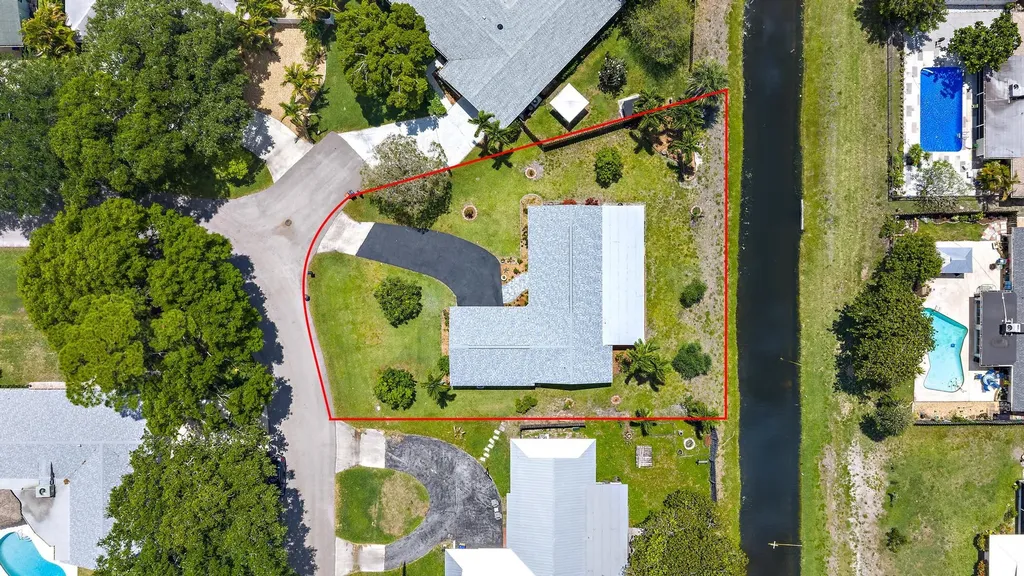 9831 Hyacinth Circle S Palm Beach Gardens FL 33410