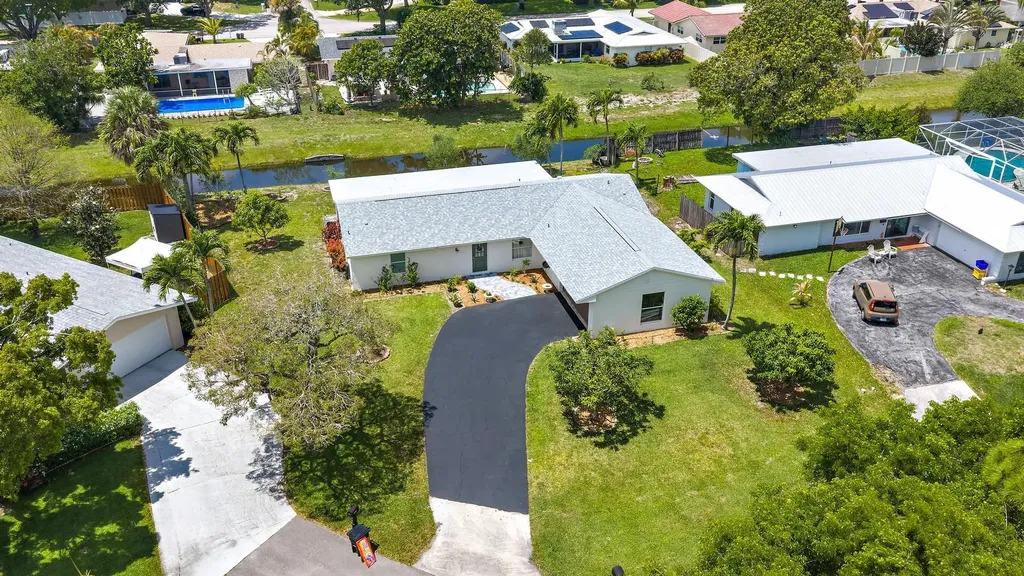 9831 Hyacinth Circle S Palm Beach Gardens FL 33410