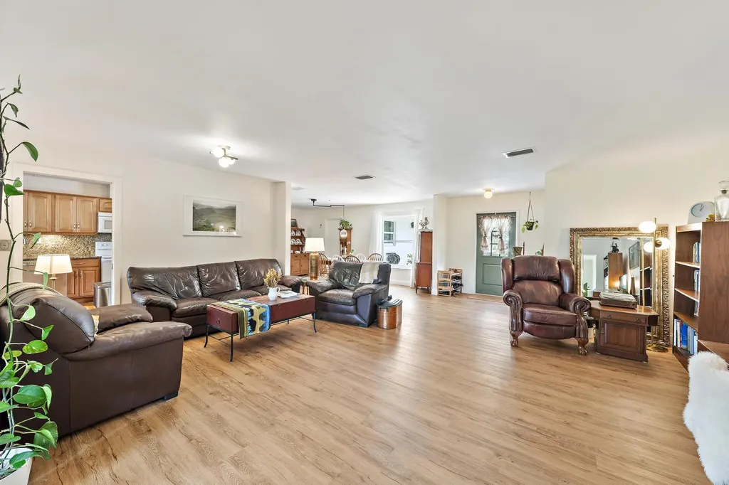 9831 Hyacinth Circle S Palm Beach Gardens FL 33410
