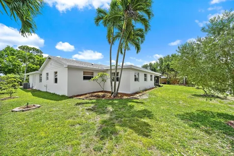 9831 Hyacinth Circle S Palm Beach Gardens FL 33410
