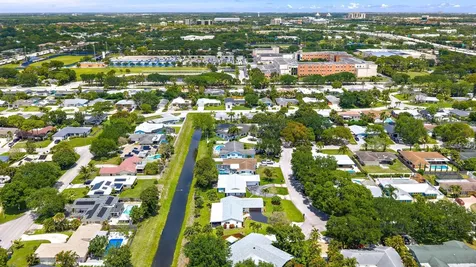9831 Hyacinth Circle S Palm Beach Gardens FL 33410