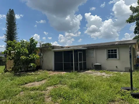 1740 SW 70th Way North Lauderdale FL 33068