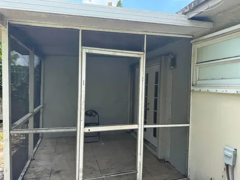 1740 SW 70th Way North Lauderdale FL 33068
