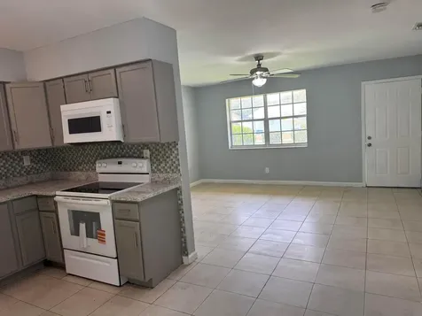 1740 SW 70th Way North Lauderdale FL 33068