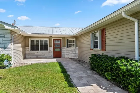 8053 SE Carlton Street Hobe Sound FL 33455