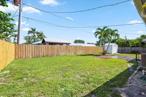 8053 SE Carlton Street Hobe Sound FL 33455