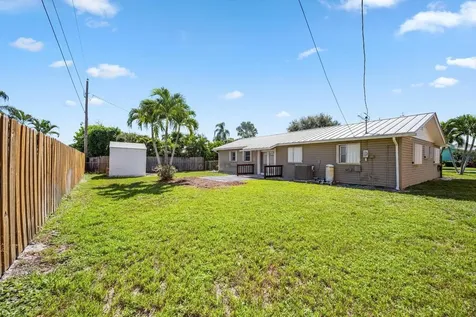 8053 SE Carlton Street Hobe Sound FL 33455