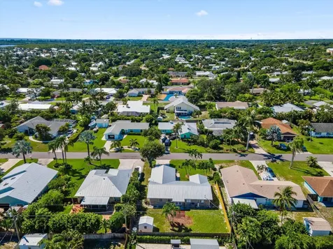 8053 SE Carlton Street Hobe Sound FL 33455