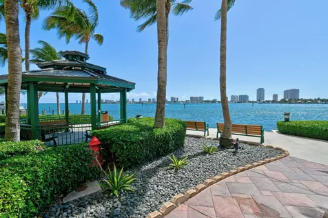 2650 Lake Shore Drive Riviera Beach FL 33404
