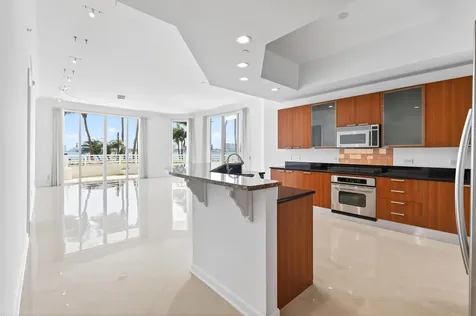 2650 Lake Shore Drive Riviera Beach FL 33404