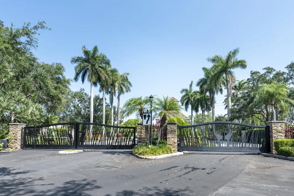 16446 Erie Place Davie FL 33331