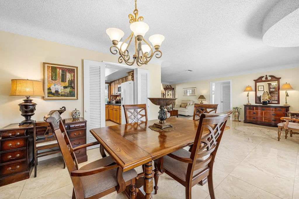 2741 NE 52nd Street Lighthouse Point FL 33064