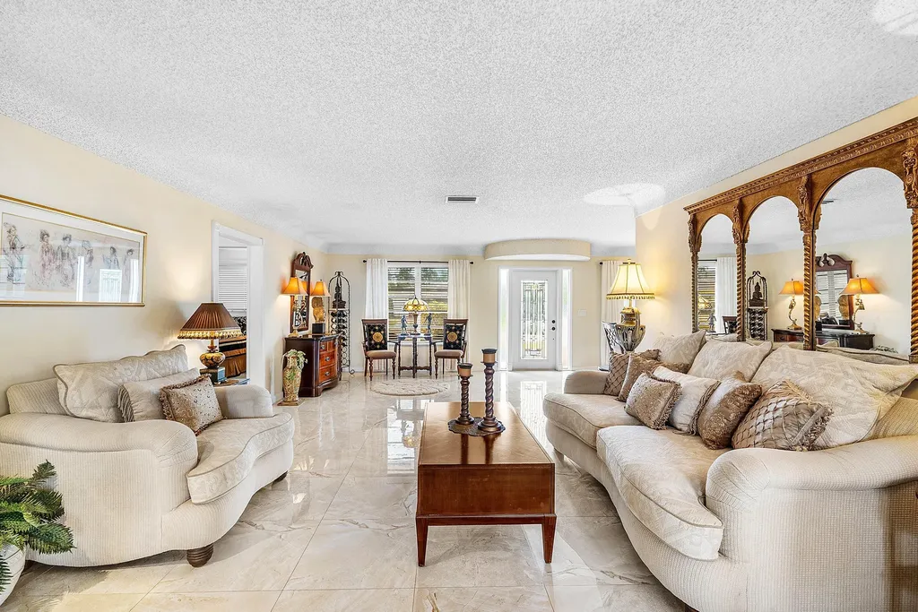 2741 NE 52nd Street Lighthouse Point FL 33064