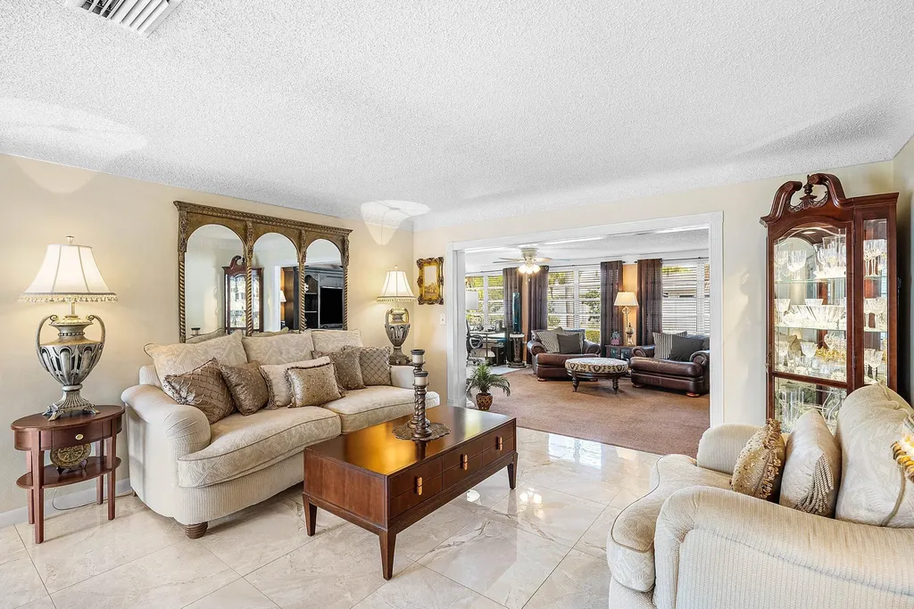 2741 NE 52nd Street Lighthouse Point FL 33064