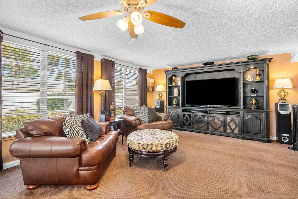 2741 NE 52nd Street Lighthouse Point FL 33064