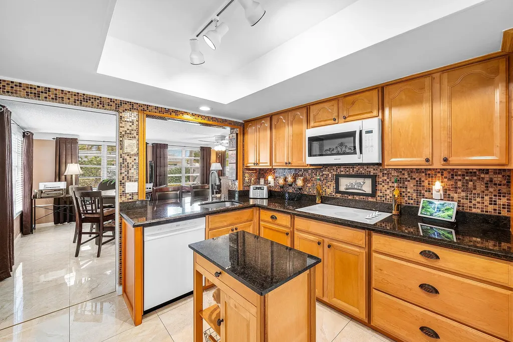 2741 NE 52nd Street Lighthouse Point FL 33064