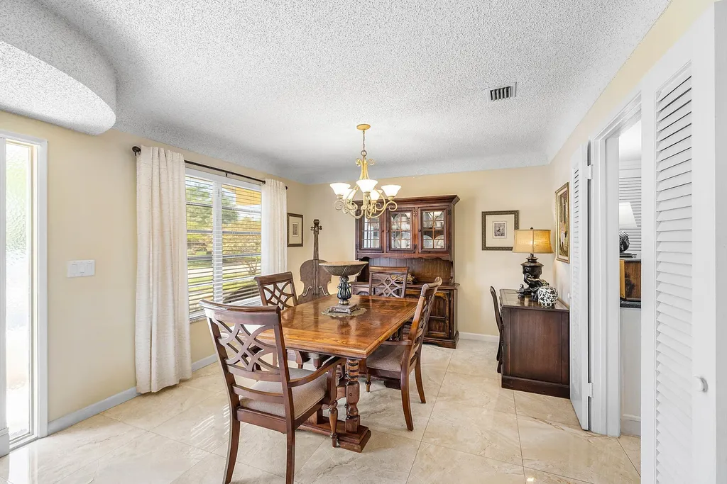2741 NE 52nd Street Lighthouse Point FL 33064