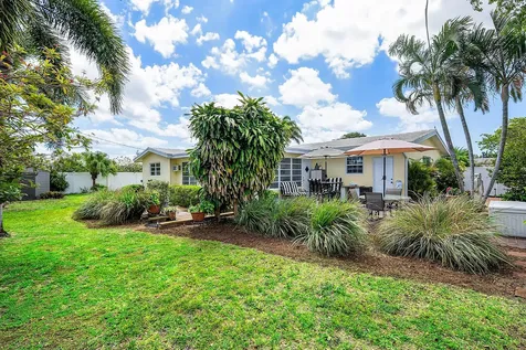 2741 NE 52nd Street Lighthouse Point FL 33064