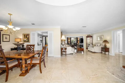 2741 NE 52nd Street Lighthouse Point FL 33064