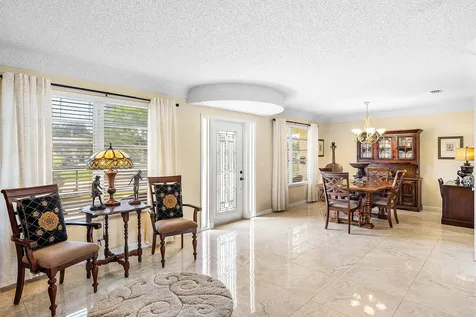 2741 NE 52nd Street Lighthouse Point FL 33064
