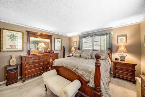 2741 NE 52nd Street Lighthouse Point FL 33064