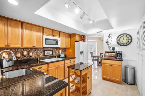 2741 NE 52nd Street Lighthouse Point FL 33064