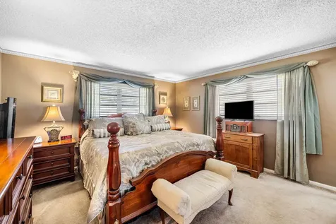 2741 NE 52nd Street Lighthouse Point FL 33064