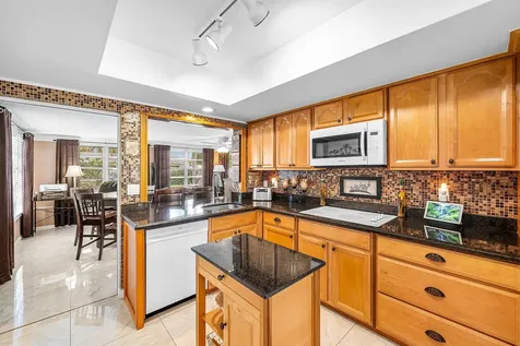 2741 NE 52nd Street Lighthouse Point FL 33064