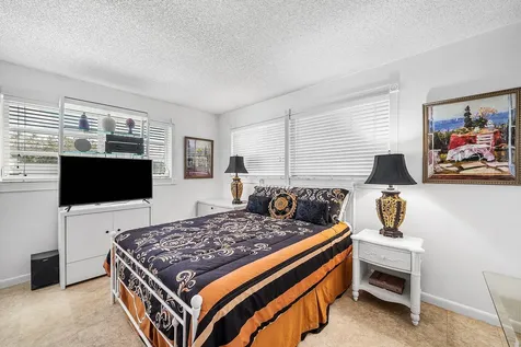 2741 NE 52nd Street Lighthouse Point FL 33064
