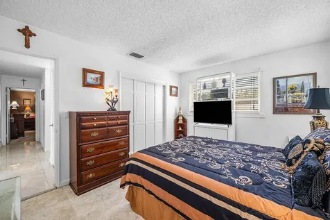 2741 NE 52nd Street Lighthouse Point FL 33064