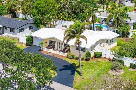 2741 NE 52nd Street Lighthouse Point FL 33064