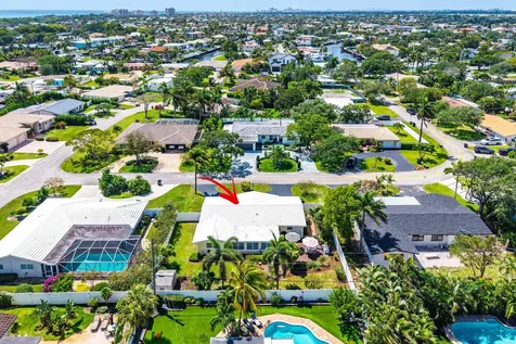 2741 NE 52nd Street Lighthouse Point FL 33064