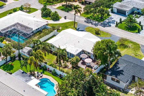 2741 NE 52nd Street Lighthouse Point FL 33064