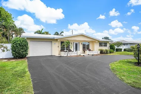 2741 NE 52nd Street Lighthouse Point FL 33064